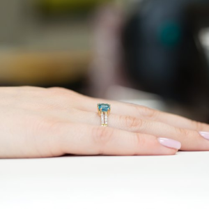 Pierścionek z Topazem 0,70ct z żółtego złota próby 585. W-0079T